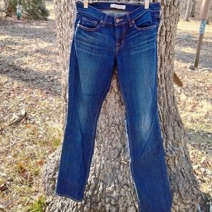 ⬇️ Price Drop!⬇️J Brand Straight leg jeans in size 25